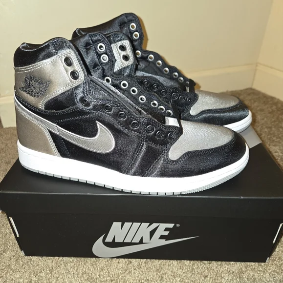 NIB Air Jordan 1 Retro High OG Satin Shadow - Picture 3 of 11